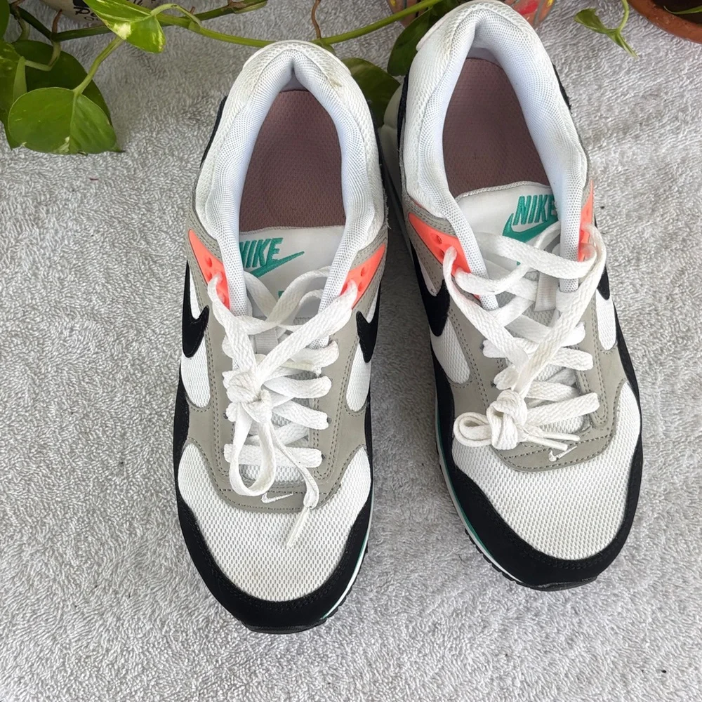 Nike White and Gray Sneakers with Black and Green Highlights - Picture 8 of 8